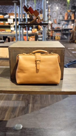 ソフトダレスはヘルツで大人気のビジネスバッグ / 革鞄のHERZ(ヘルツ