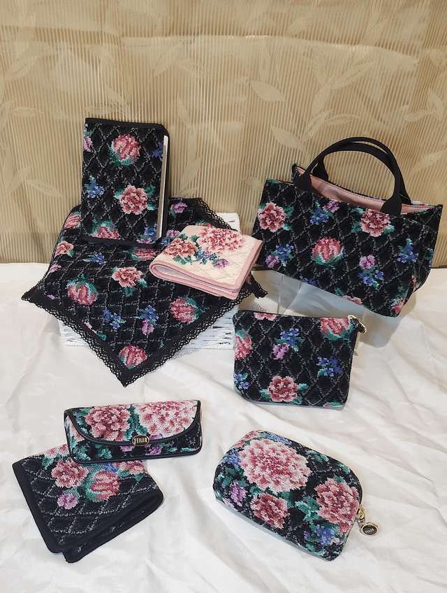 コフレドゥショコラ メガネケース FDC-257063(ベージュ): FEILER