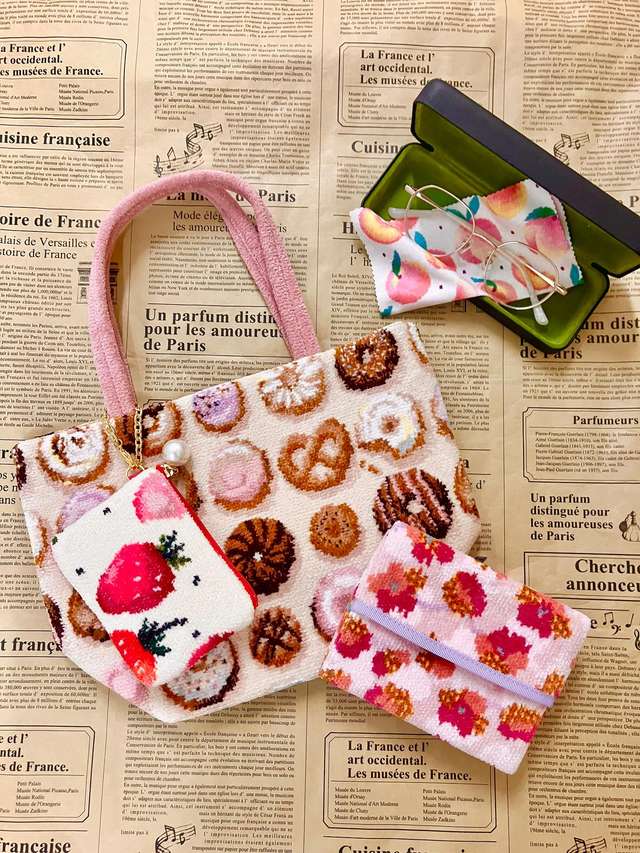 ストロベリードット プティバス(アイボリー): LOVERARY BY FEILER