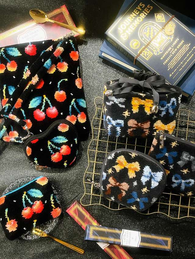 ハイジペイズリー ショルダーバッグ HPY-257007(ピンク): FEILER