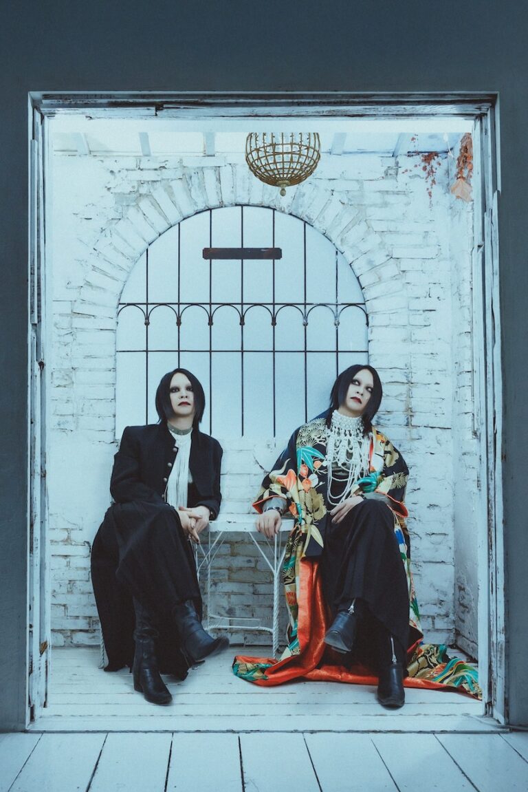 京（DIR EN GREY、sukekiyo）オフィシャルブック『阿吽の蟻』4月発売