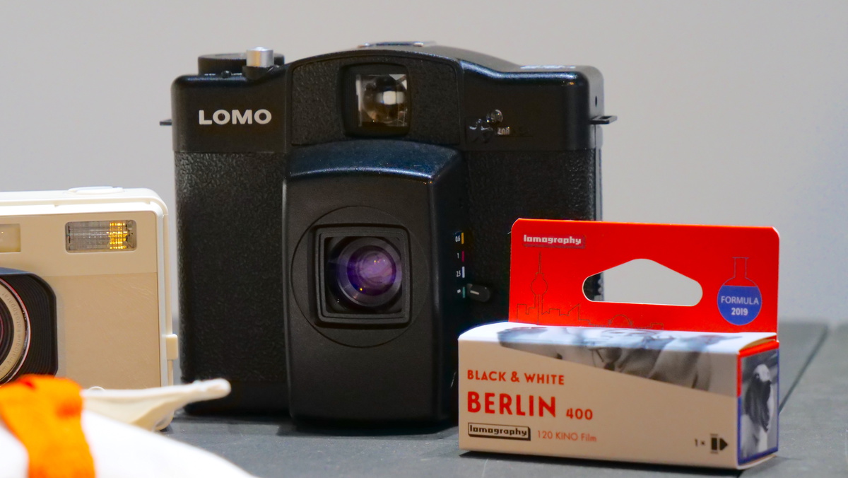 フィルムカメラを持って、東京の街を散歩しよう！（神保町編） – Visit