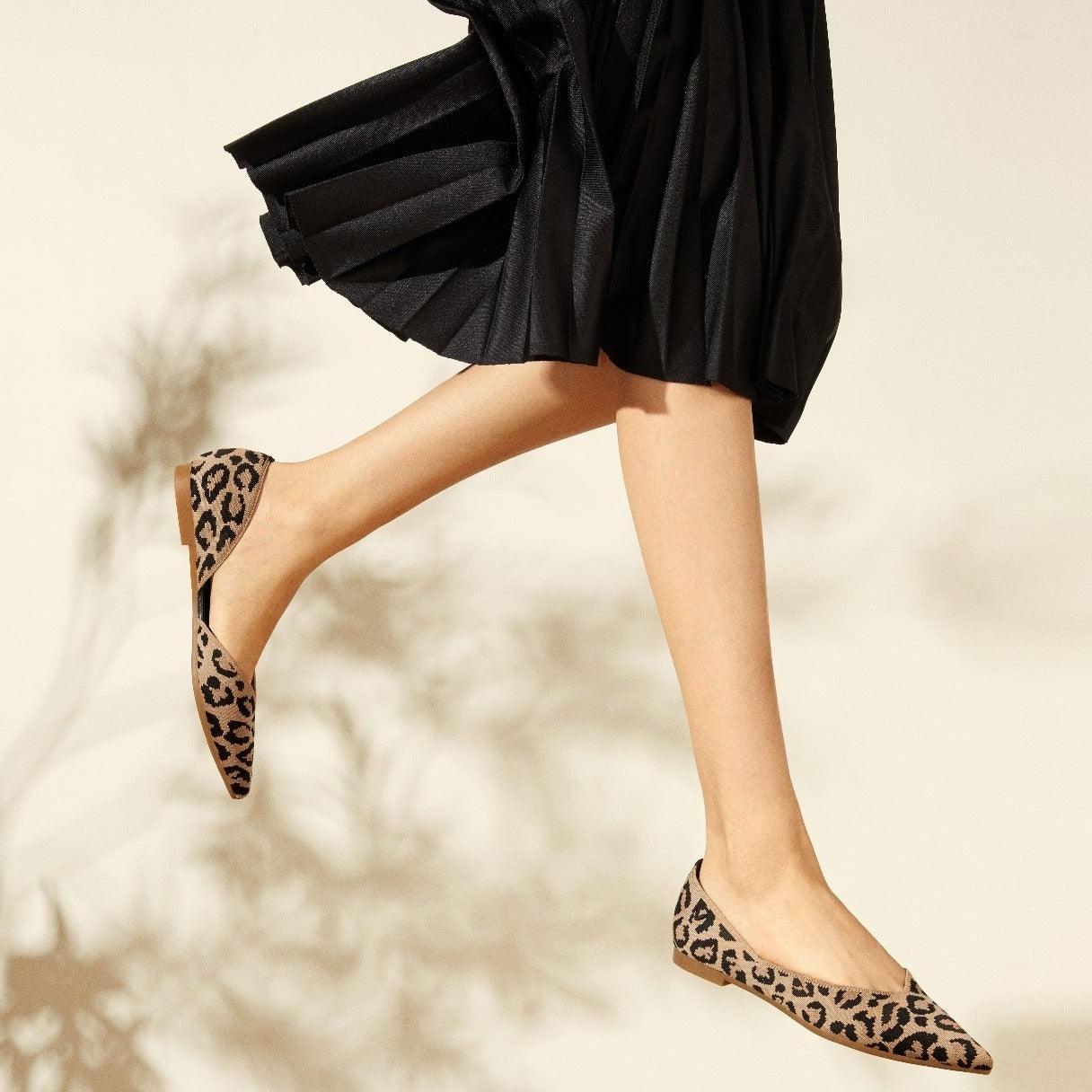 Melia 2.0] ポインテッドトゥ Vカット フラットシューズ – VIVAIA JAPAN