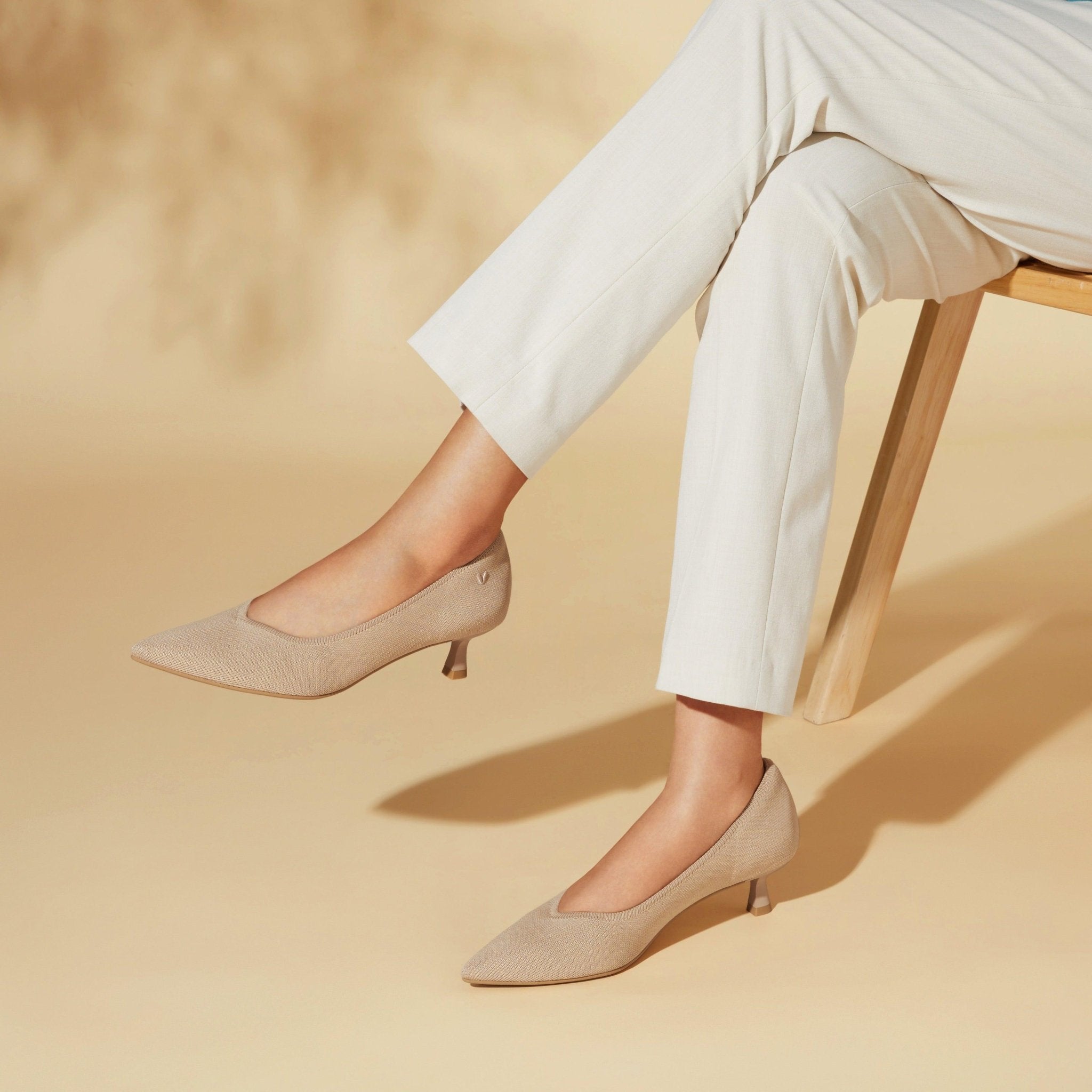 Scarlett] ポインテッドトゥ キトゥンヒール パンプス – VIVAIA JAPAN