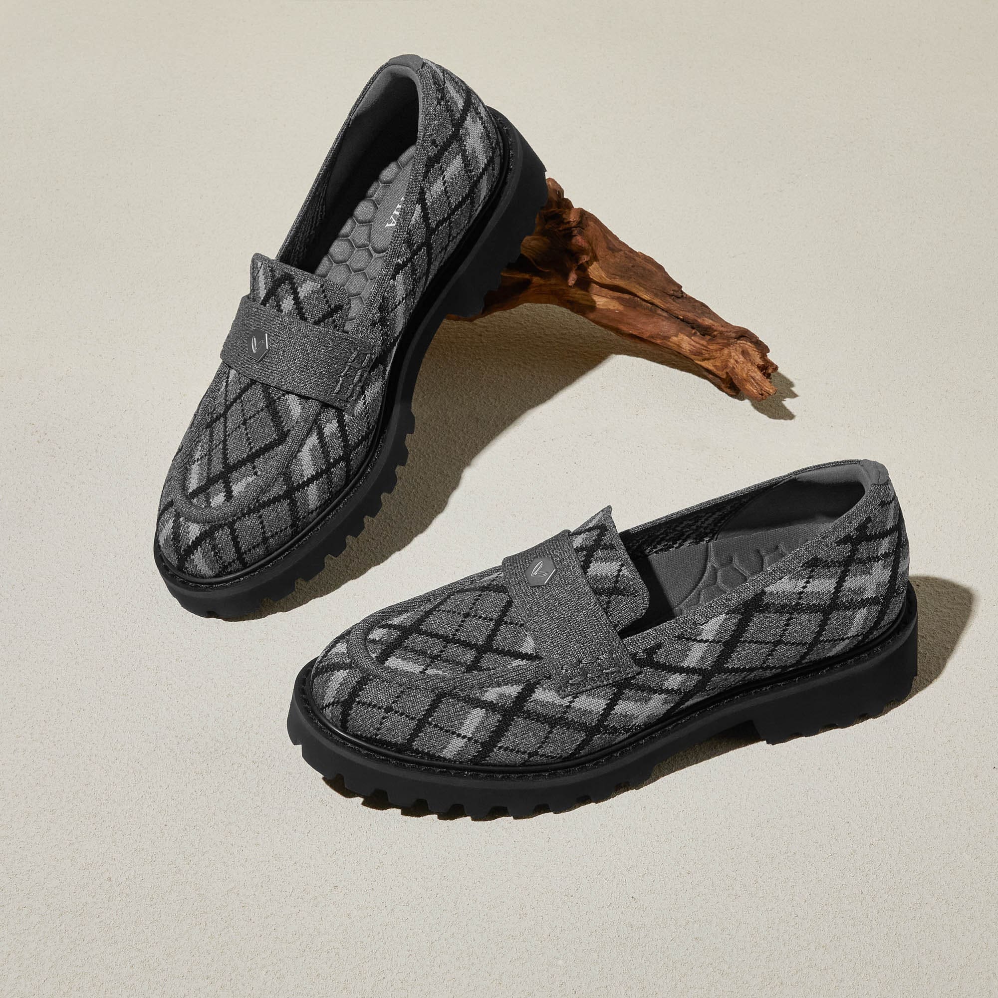 Francesca] アーモンドトゥ プラットフォーム トラックソール