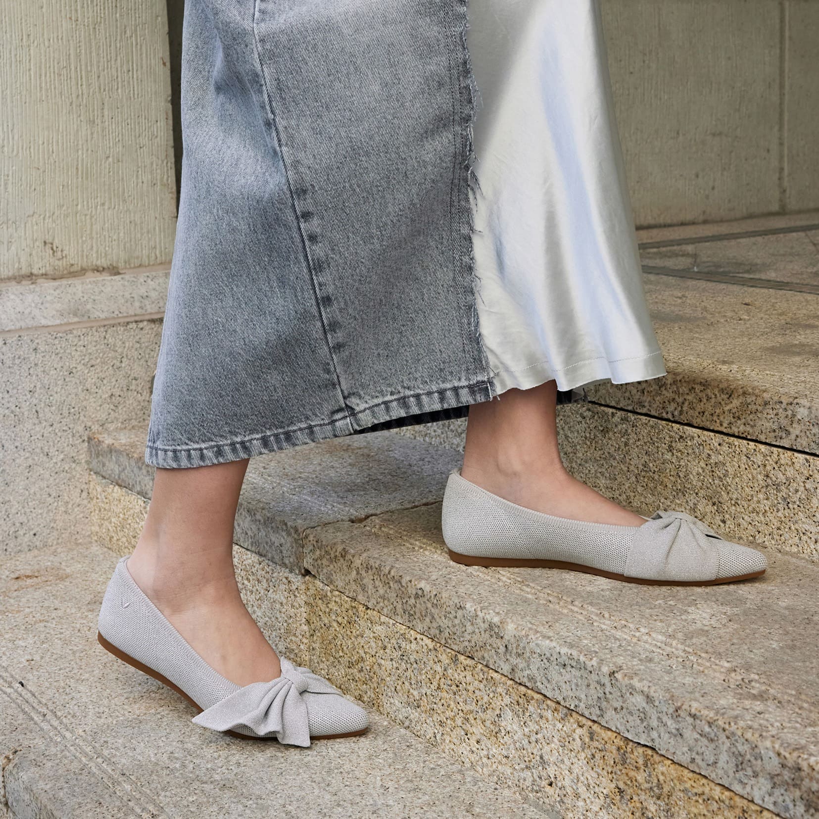 Azura] ポインテッドトゥ リボン付き フラット – VIVAIA JAPAN