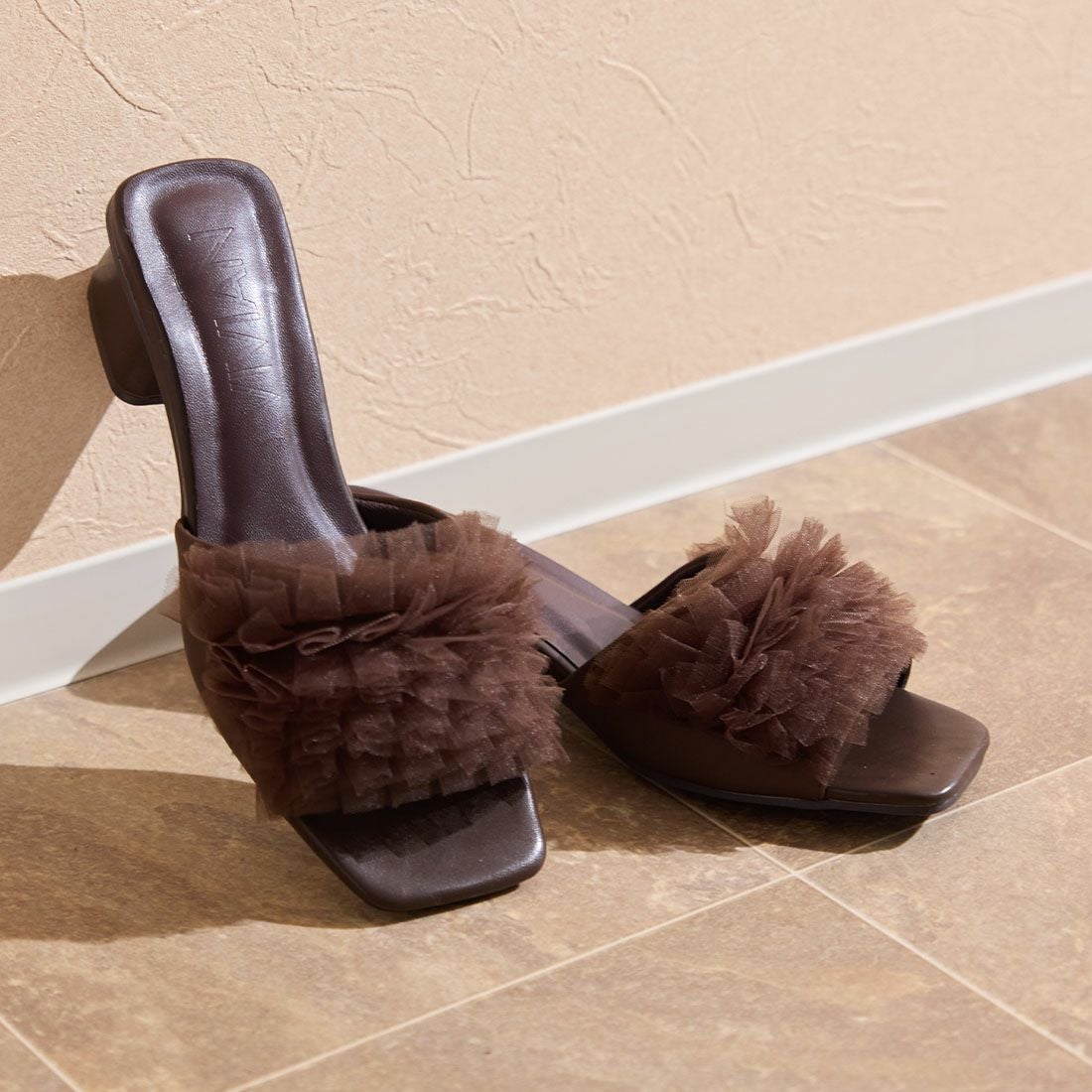 yumiさんコラボ チュールフリルミュールサンダル ｜靴・レディース