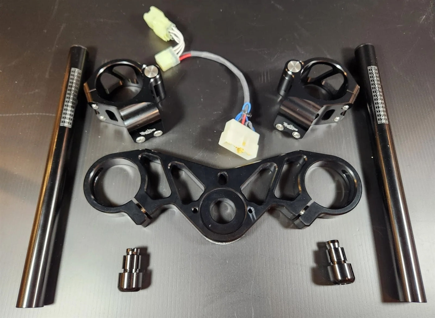 TOP TRIPLE TREE KIT ZX14 06-11 BLACK VTTKITZX14K6* – VooDoo Custom