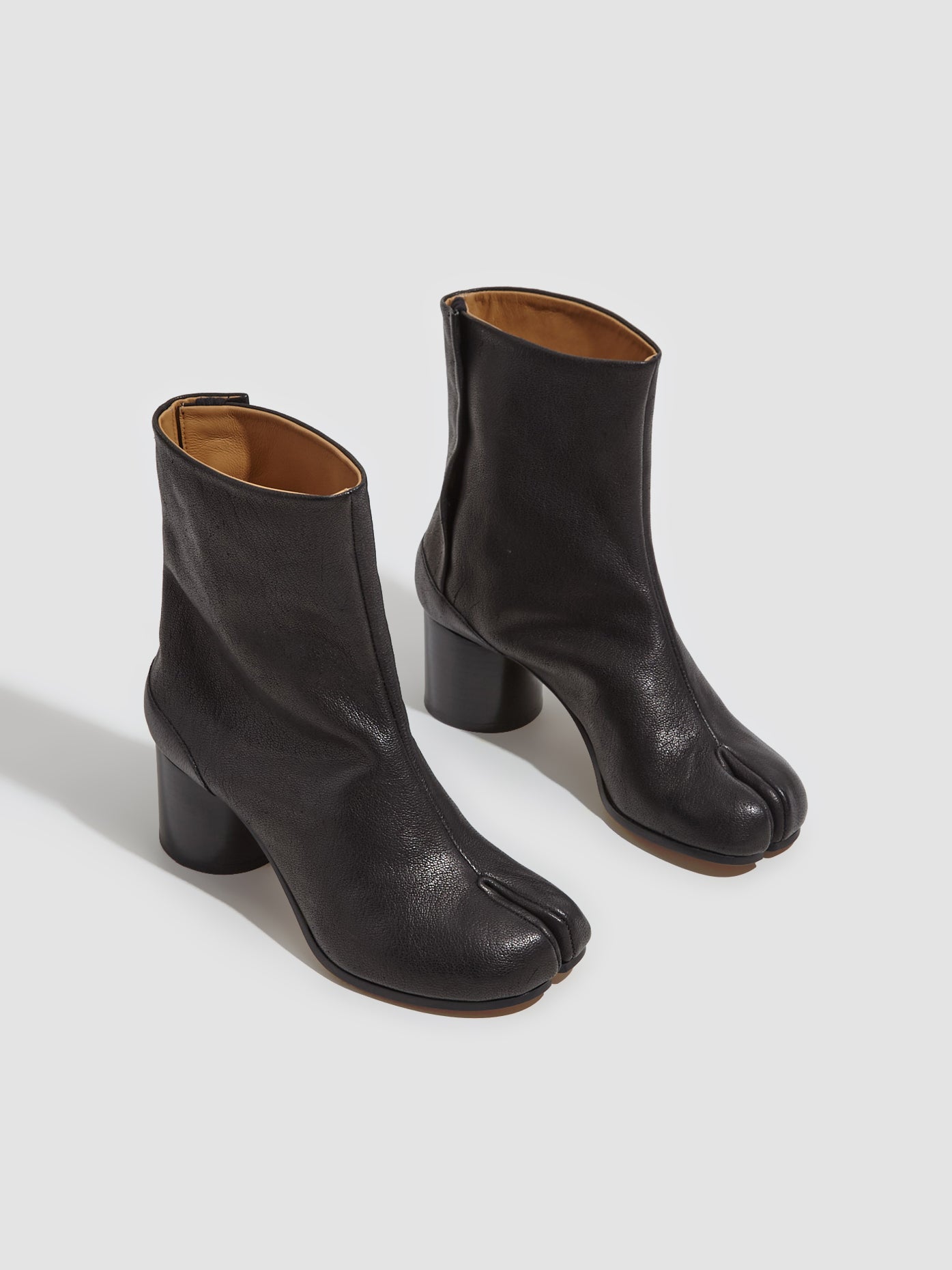 Maison Margiela - Tabi Ankle Boots in Black - S58WU0246 – Voo Store