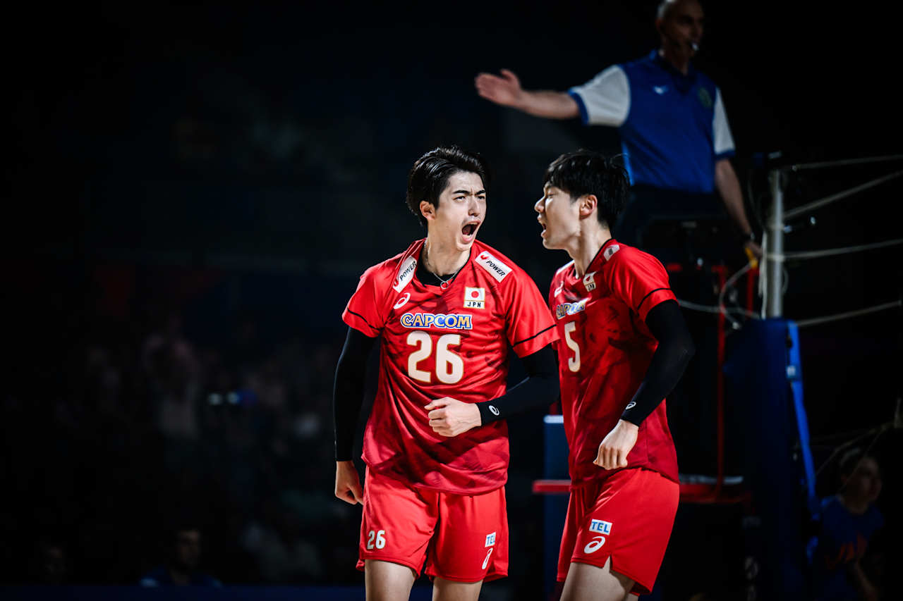 限定/男子バレー2025年グッズ7点セッ卜 山崎彰都直筆サイン付12/29〆