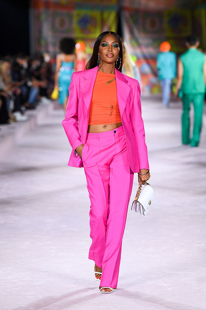 15 best looks from Versace spring/summer 2022