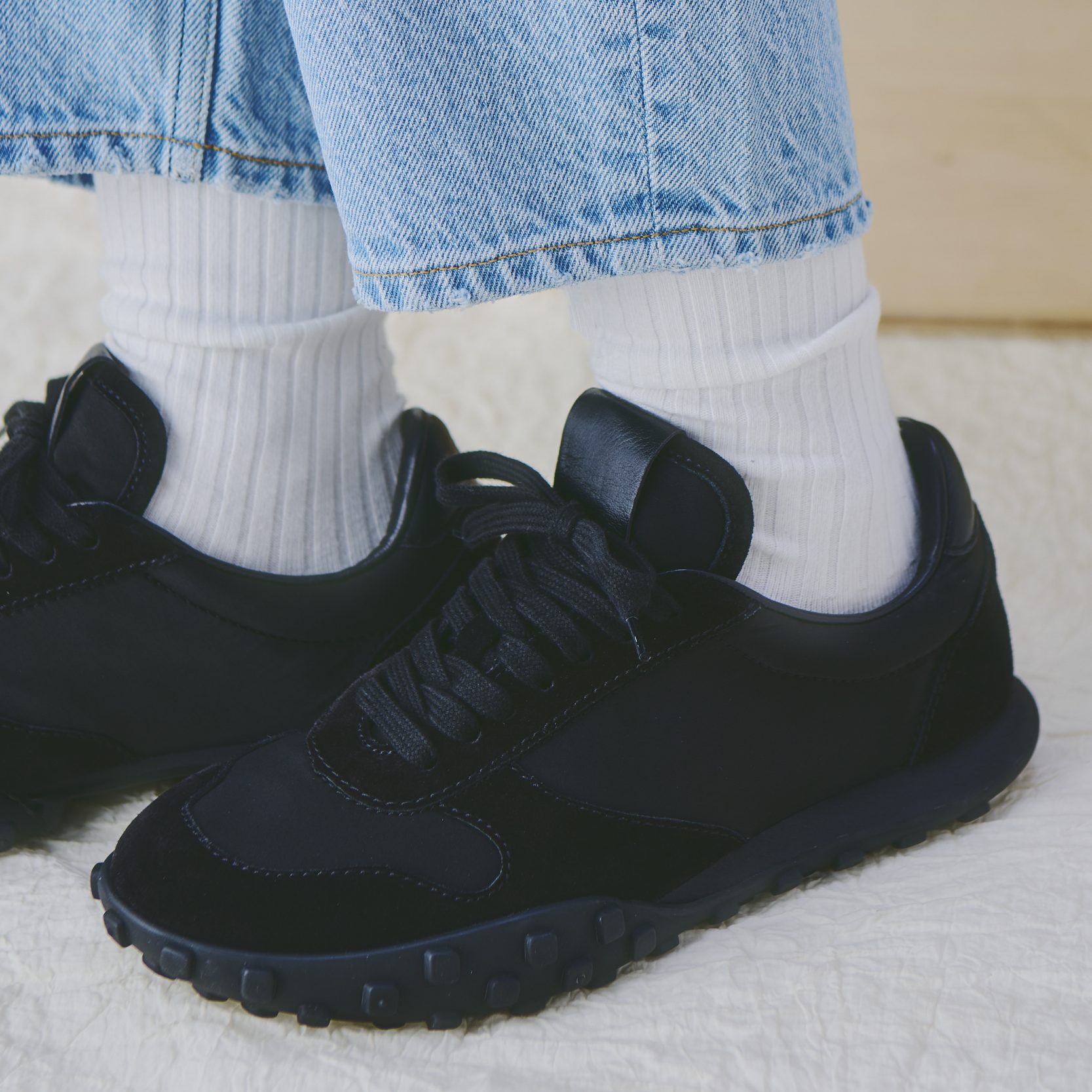 リュクスな素材で差がつく【ジルサンダー】の大人が買うべきフラット