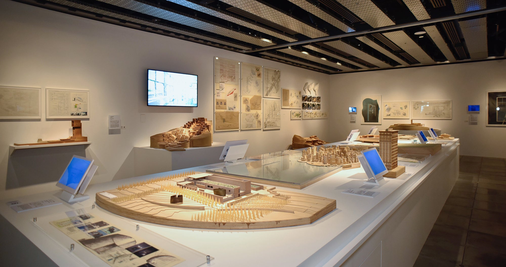 安藤忠雄展 青春 – TADAO ANDO YOUTH ｜ VS. | うめきた「グラン