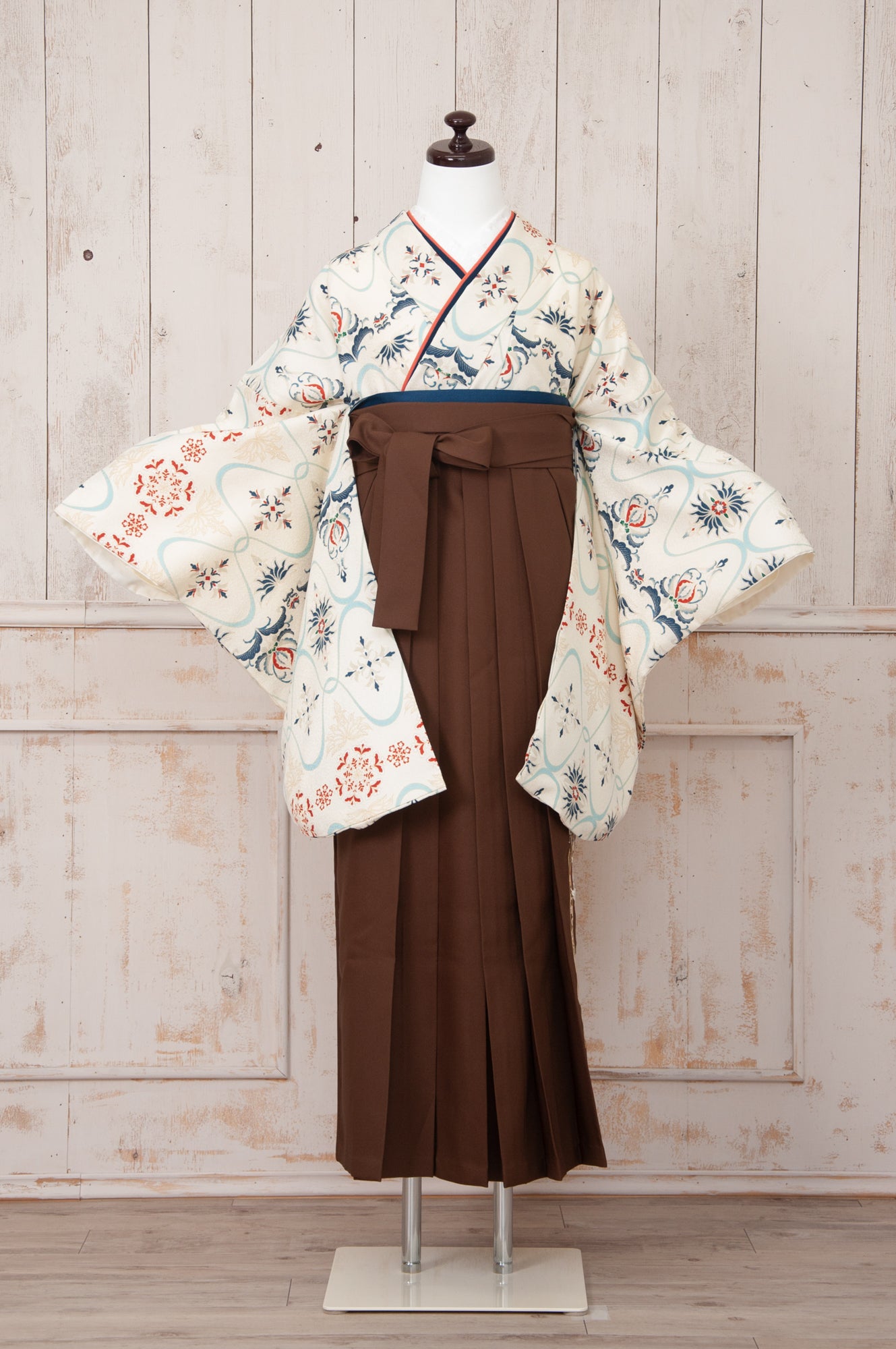 KR-137/JAPAN STYLE×中村里砂 グレージュ牡丹八重桜 卒業袴