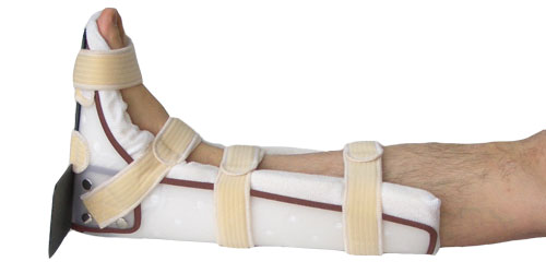 尖足(せんそく)予防のフートボードで立てる足・座れる足を維持