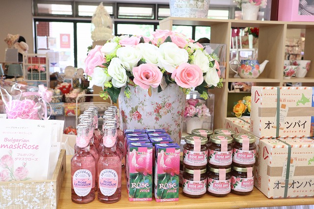 北海道】岩見沢公園でたべられる！ローズソフトクリーム - 北海道