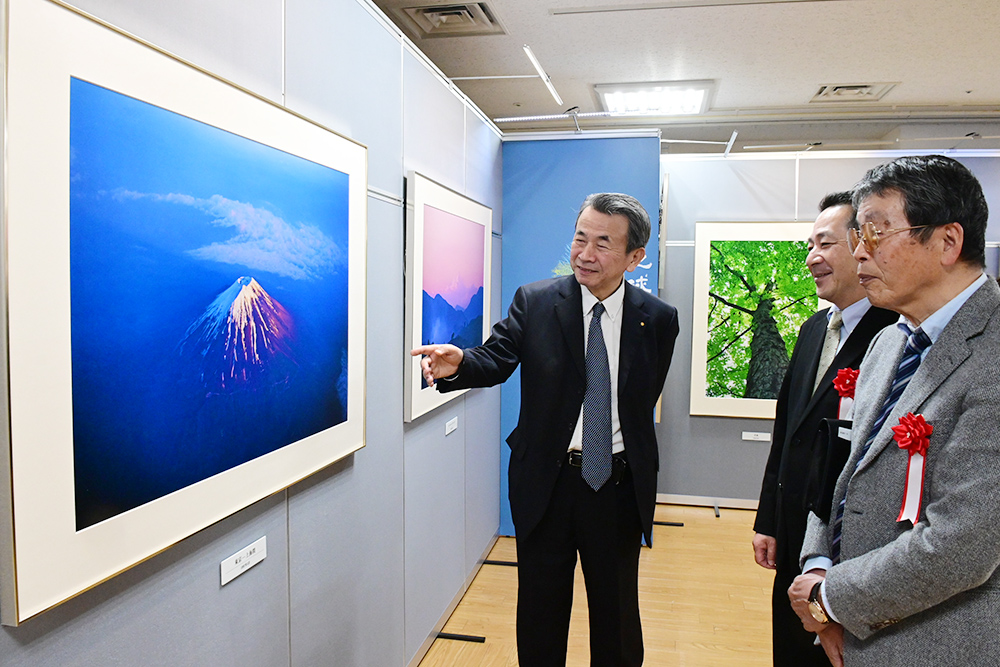 自然との対話テーマに 池田大作写真展始まる | わかやま新報