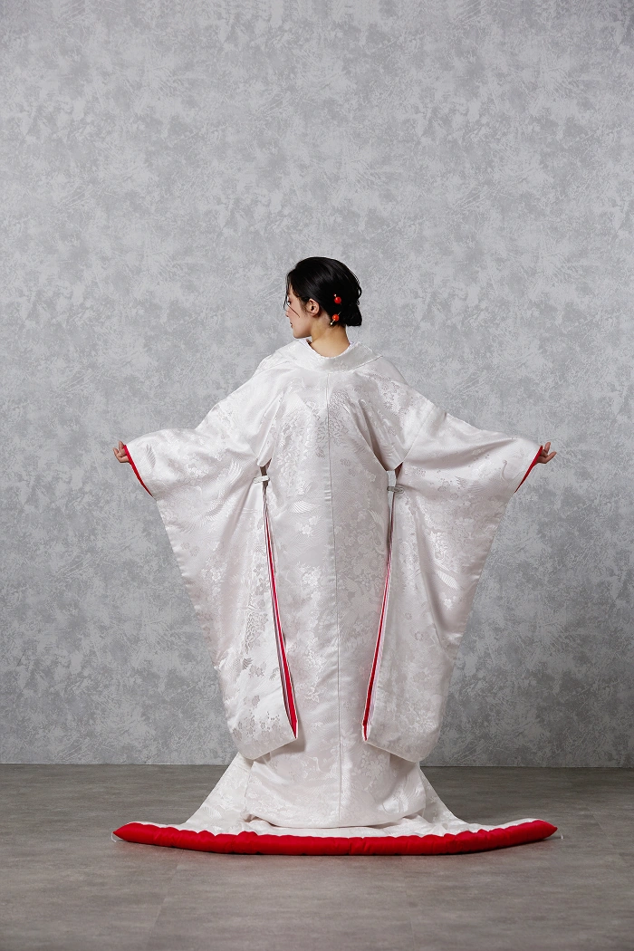 鳳凰鶴に四季花｜東京でご案内できる白無垢コレクション｜和婚スタイル