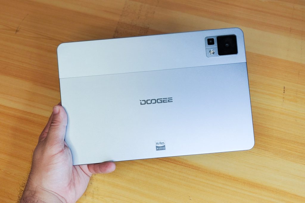DOOGEE T30 Pro Unboxing and Hands-On | WalasTech