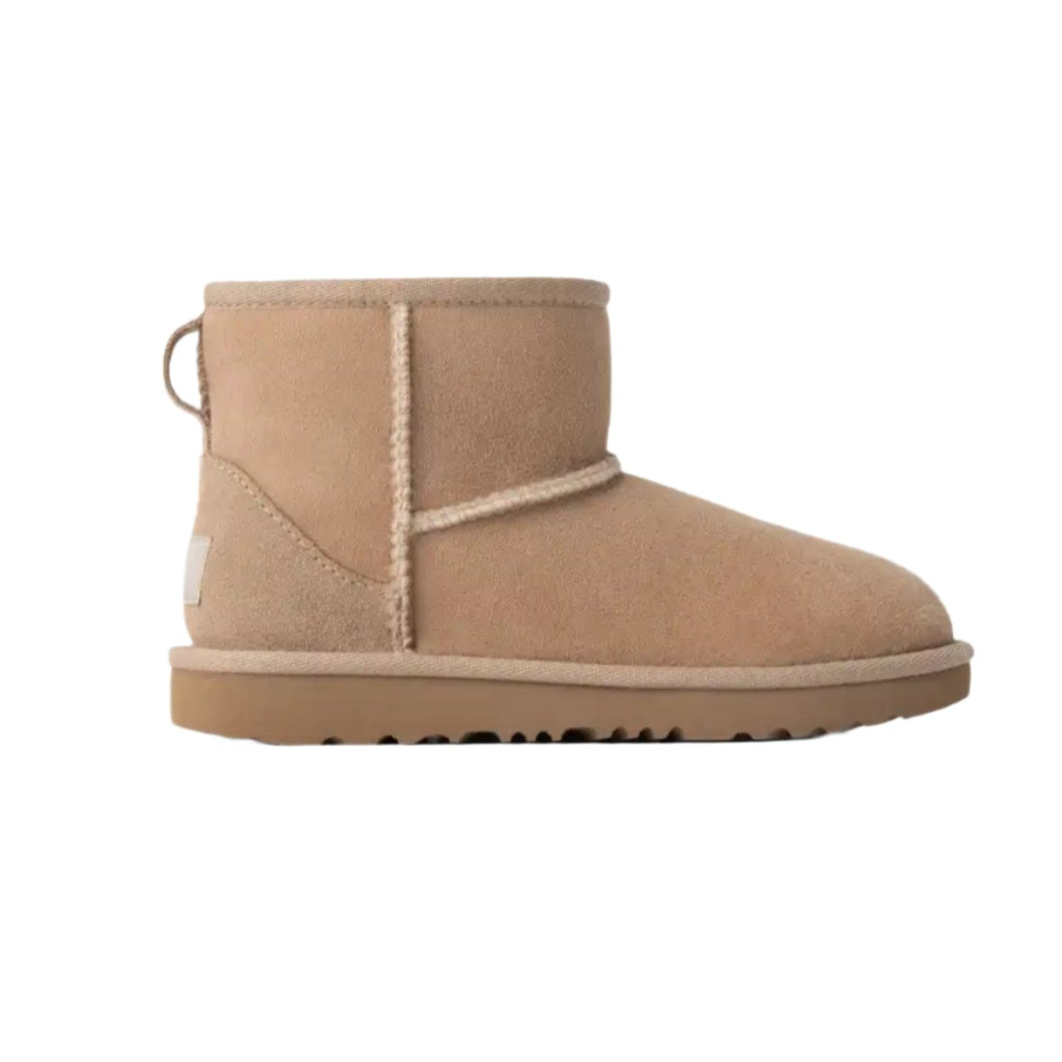 UGG Classic Mini II Kids – Cozy Sheepskin Boot in a Easy Slip-On
