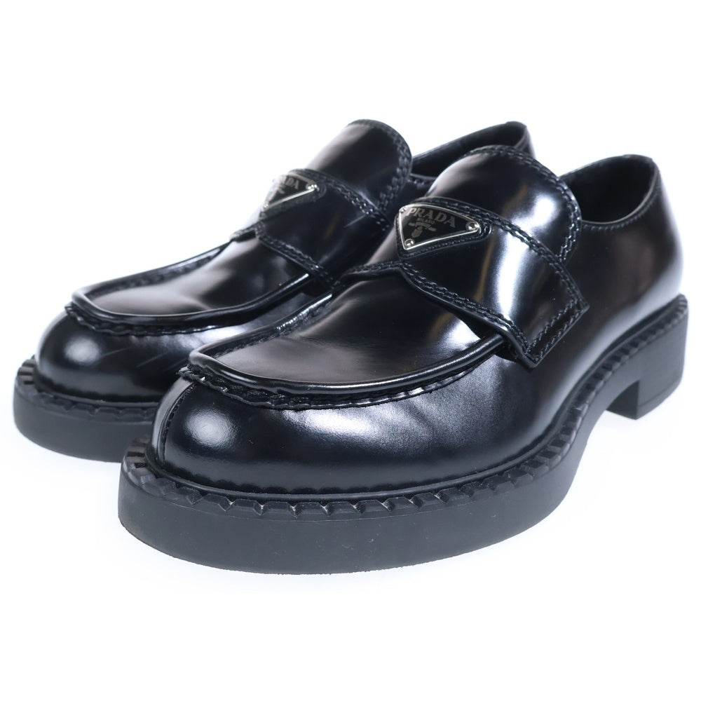 PRADA(プラダ) トライアングルロゴプレート ブラッシュドレザー