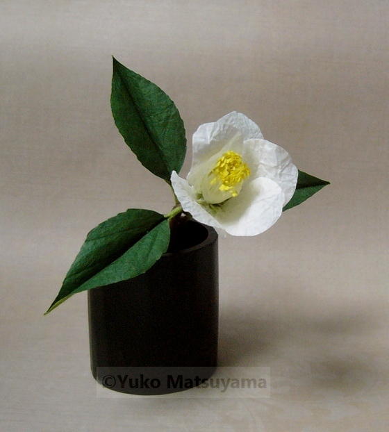 白侘助椿 | 和紙クラフト by ymatsu