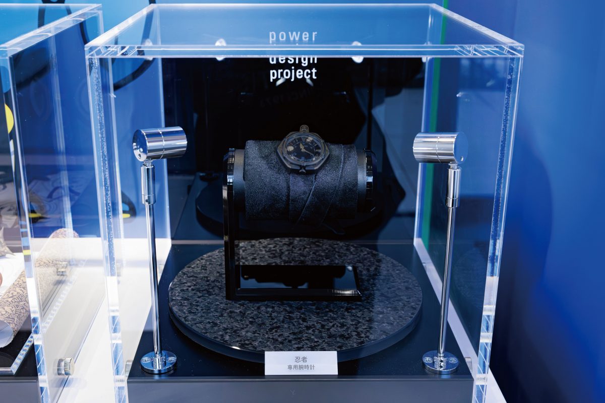 サンタクロースやヴァンパイアなどの使用を想定した「専用すぎる腕時計