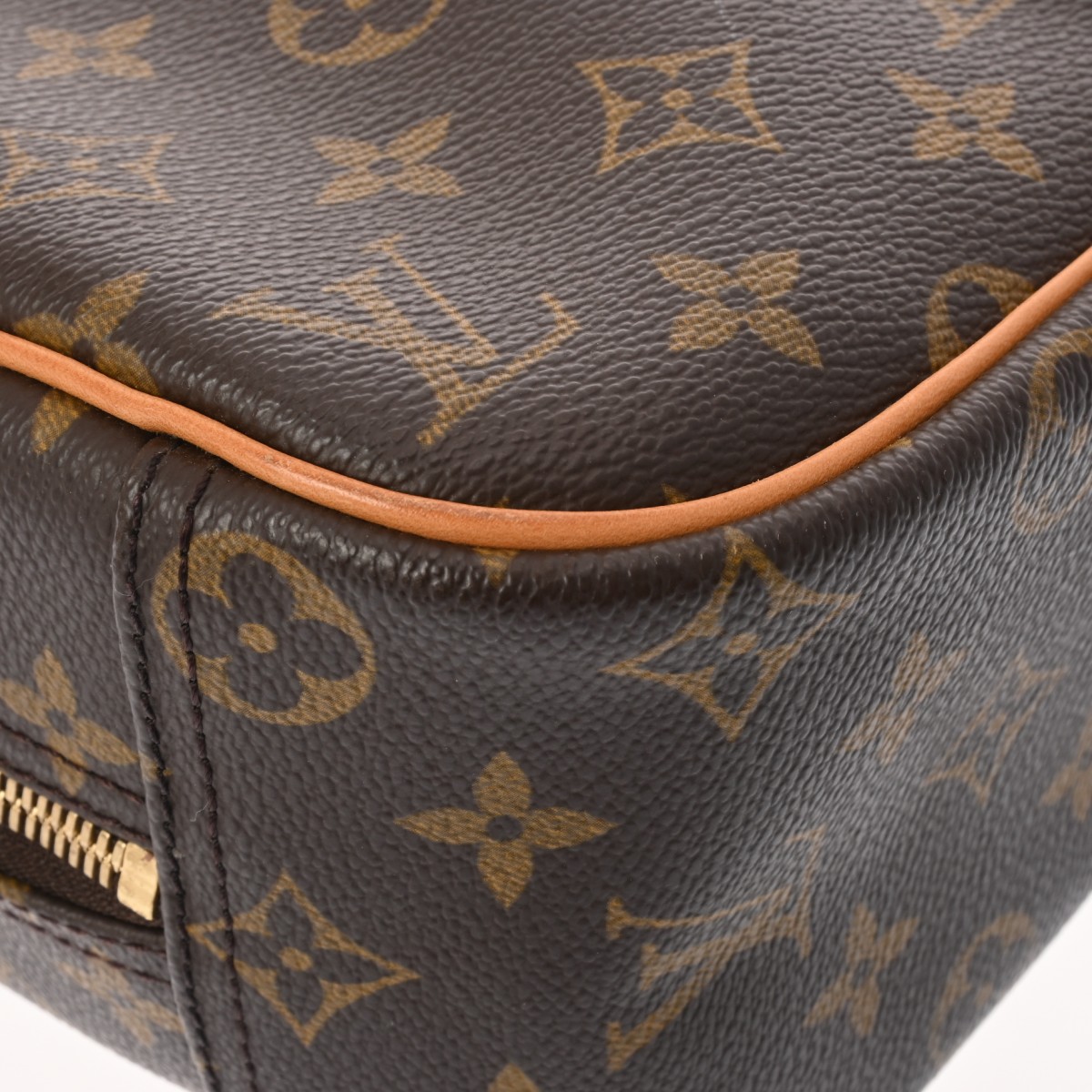ルイ ヴィトン モノグラム トゥルーヴィル ブラウン M42228 モノグラム