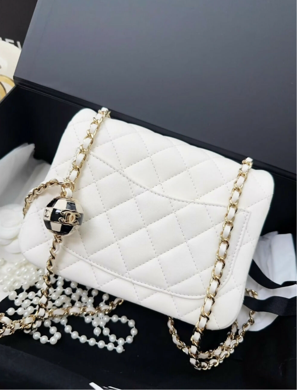 Chanel 23c white leather with gold Chain ball Bag – Wararni.com