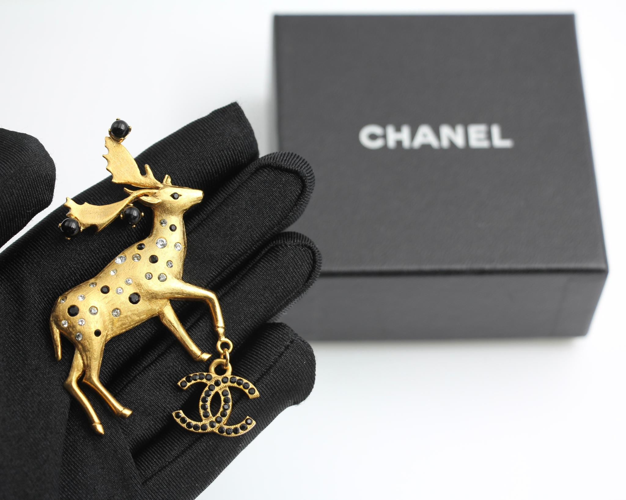 Chanel Vintage 01A Rhinestone Deer Cc Brooch – Wararni.com