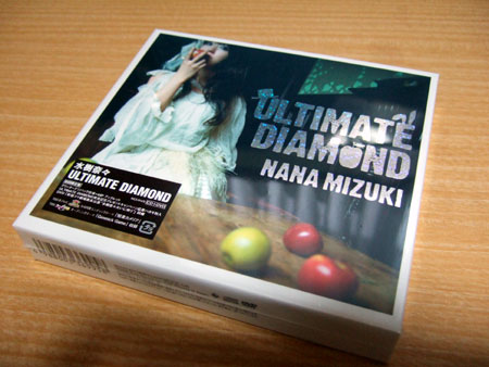 水樹奈々の新アルバム「ULTIMATE DIAMOND」の初回限定版を特典狙って