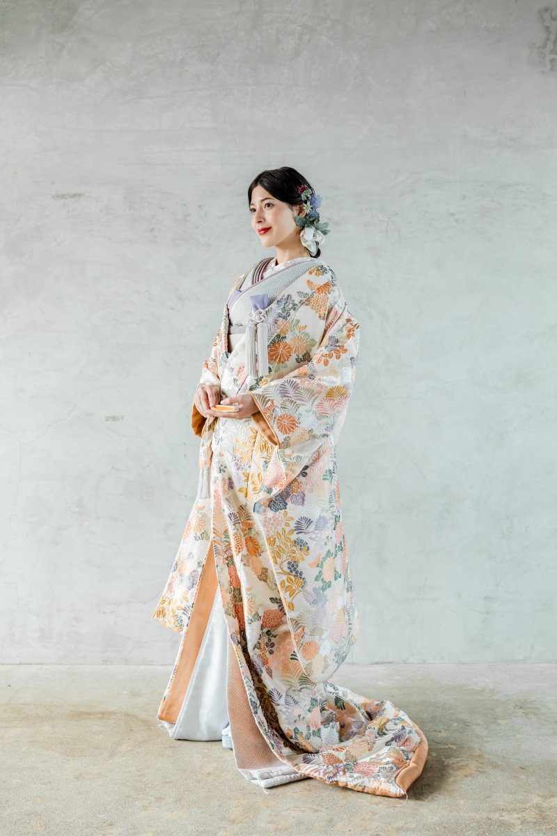 淡いがコンセプトの新作色打掛案内開始！