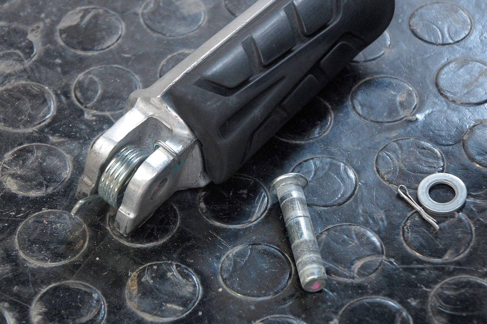 CB250R(MC52) アルミペグ