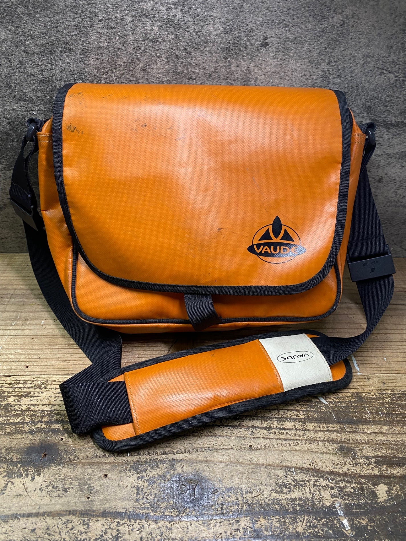 JJ663 ファウデ VAUDE ショルダーバッグ オレンジ – BICI AMORE ONLINE