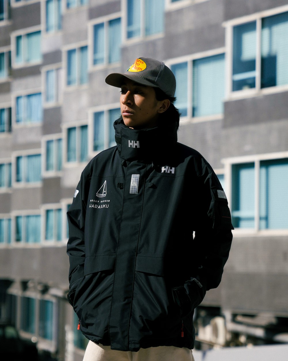 ヘリーハンセンの名品にイラストをのせた、原宿×セーリングな個性派