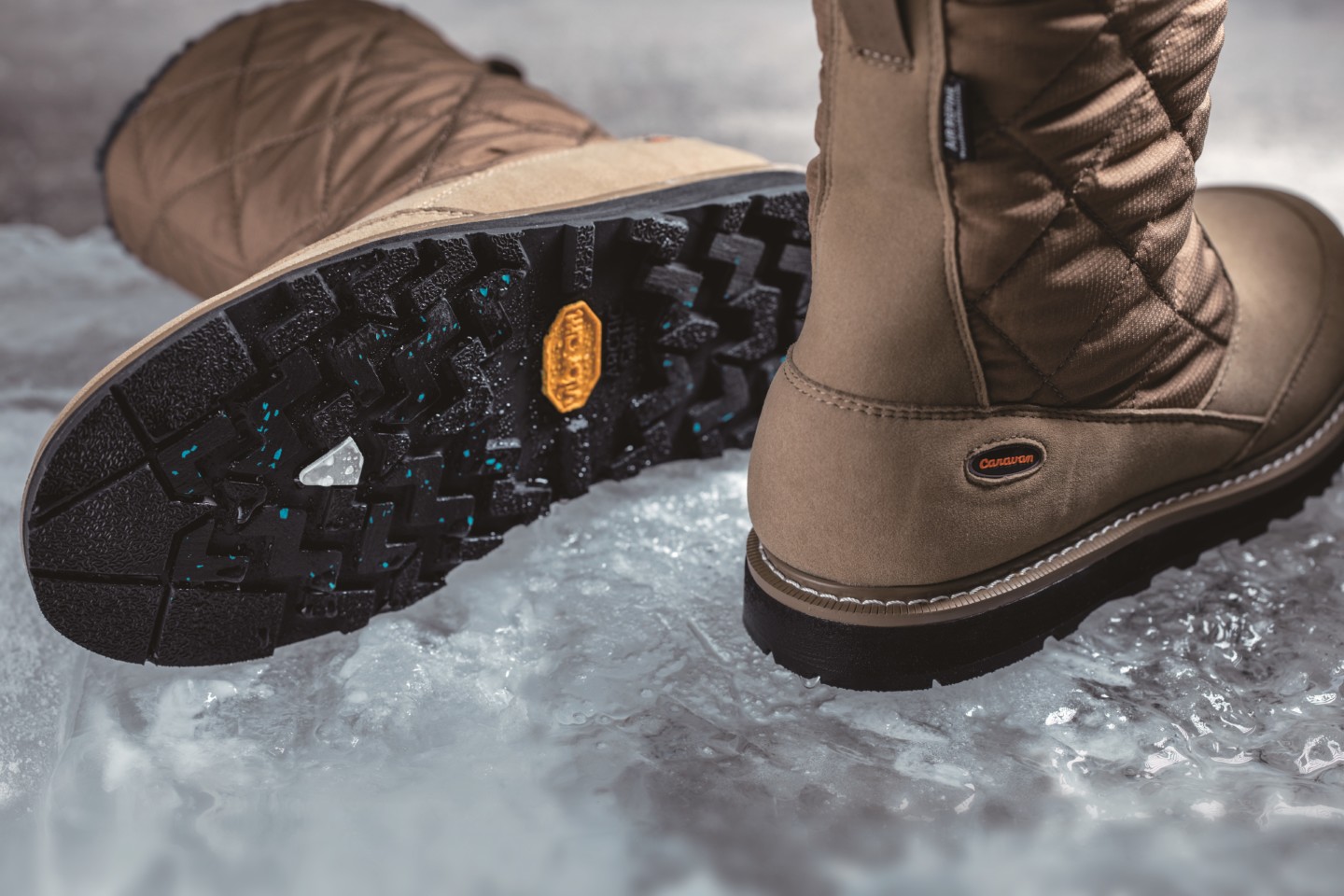 キャラバンの新作スノーブーツは、最先端の防滑ソールを搭載した機能美