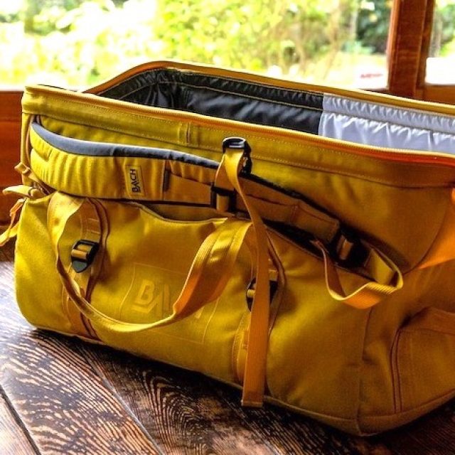 ガバっと開いて使いやすい、バッハの斬新ダッフルバッグ。 バック