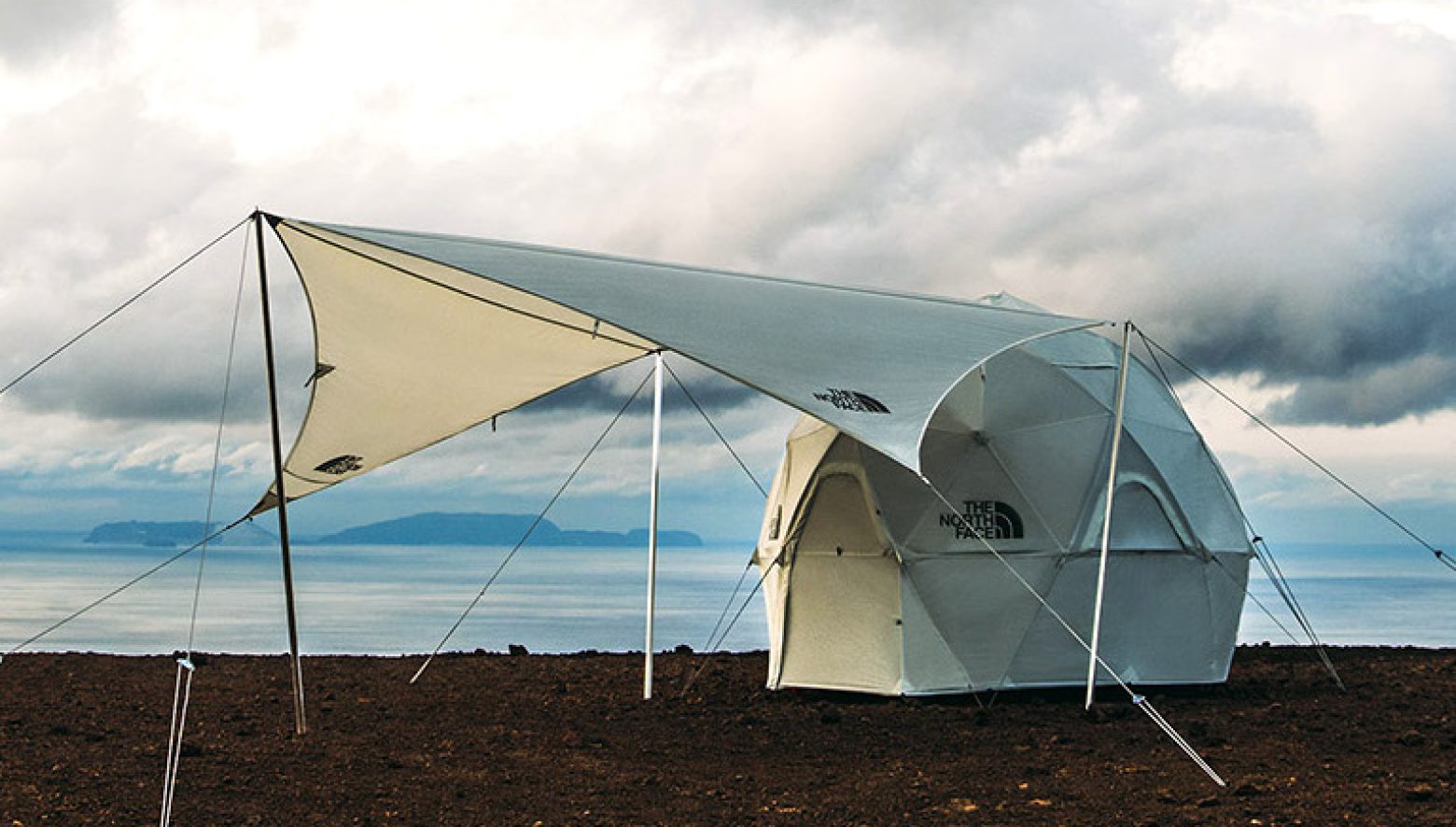 ザ・ノース・フェイスから新登場！ ジオドーム4と連結自在な星型タープ