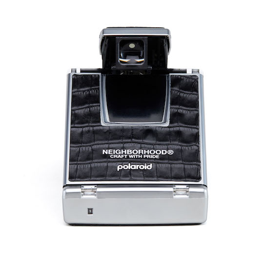 ネイバーフッドがコラボした、ポラロイド折りたたみ一眼レフの抽選販売