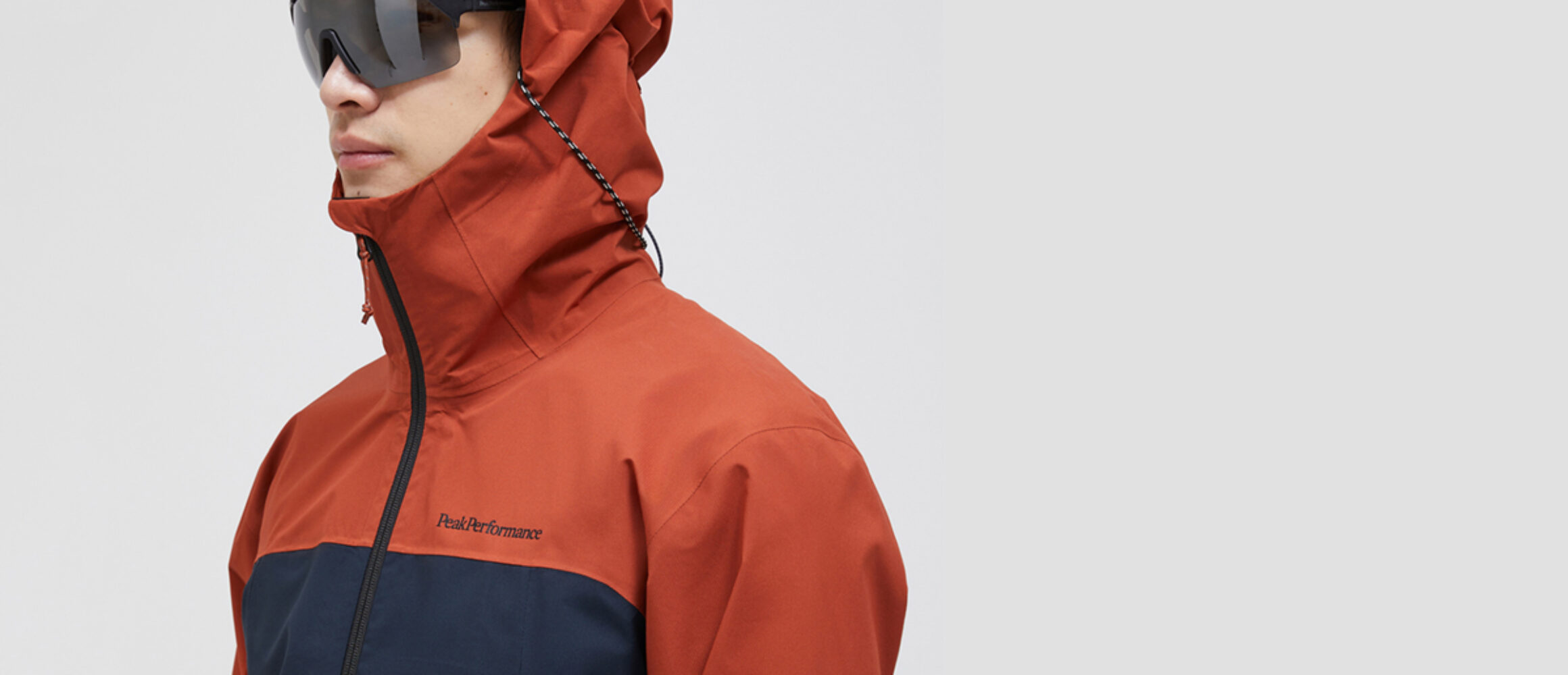 ピークパフォーマンスの新作シェルジャケットは、らしい配色光る2.5層