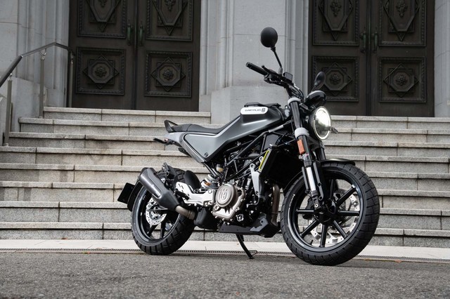 ハスクバーナ・スヴァルトピレン250（MR/6MT）【レビュー】 粋で