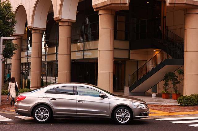 フォルクスワーゲン・パサートCC V6 4MOTION（4WD/6AT）【ブリーフ