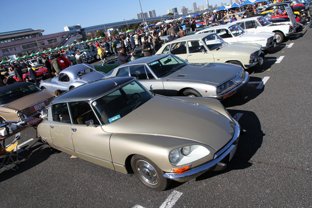 JCCAクラシックカーフェスティバル ニューイヤーミーティング」の会場