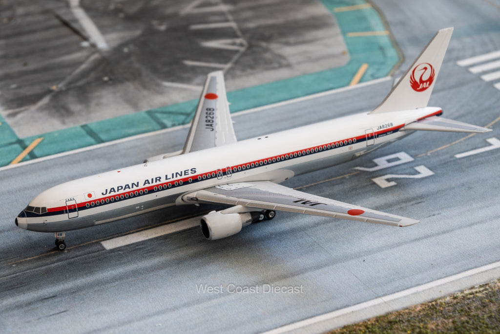 Phoenix Models Japan Airlines Boeing 767-300ER 