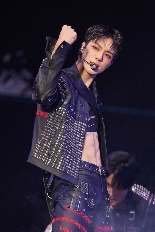 NCT DREAMのジェノがマッコンのためにびっくり変身をした。4日午後