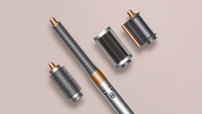 ダイソンが老人たちも毛髪の損傷なしに簡単にヘアスタイリングができる