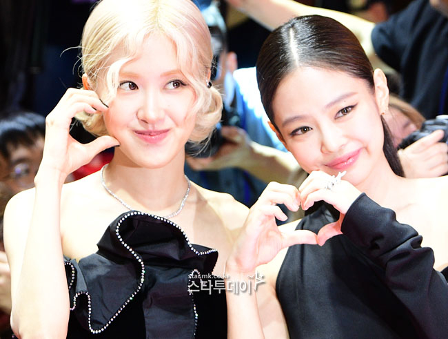 BLACKPINK(BLACKPINK/ジス、ジェニー、ロゼ、リサ)が9日午後、ソウル永