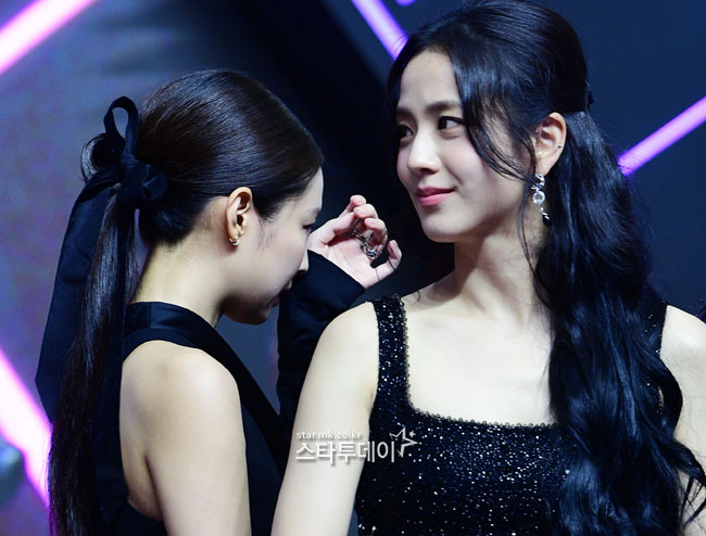 BLACKPINK(BLACKPINK/ジス、ジェニー、ロゼ、リサ)が9日午後、ソウル永