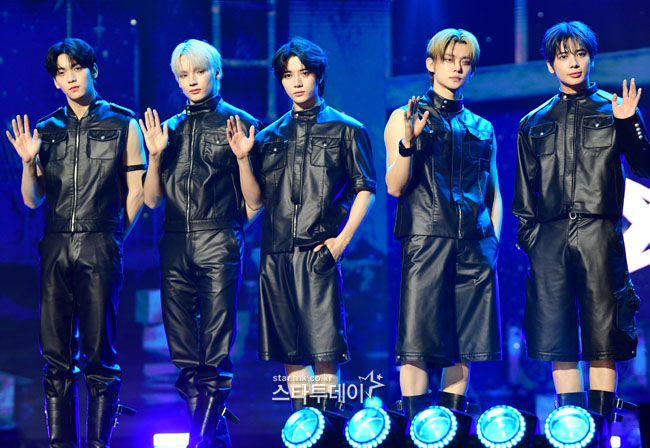 TOMORROW X TOGETHER(TXT:スビン、ヨンジュン、ボムギュ、テヒョン