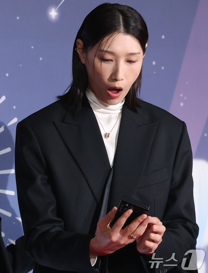 キム・ヨンギョンも驚きの表情完売が続くGalaxy Z トライフォールド